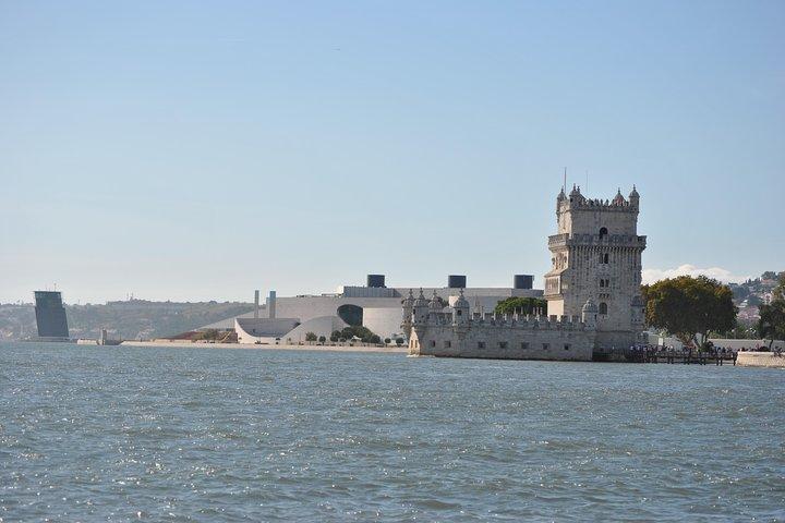 Lisbon Old town Sailng Cruise- 2h Small Group Tour, with a drink included - photo 5