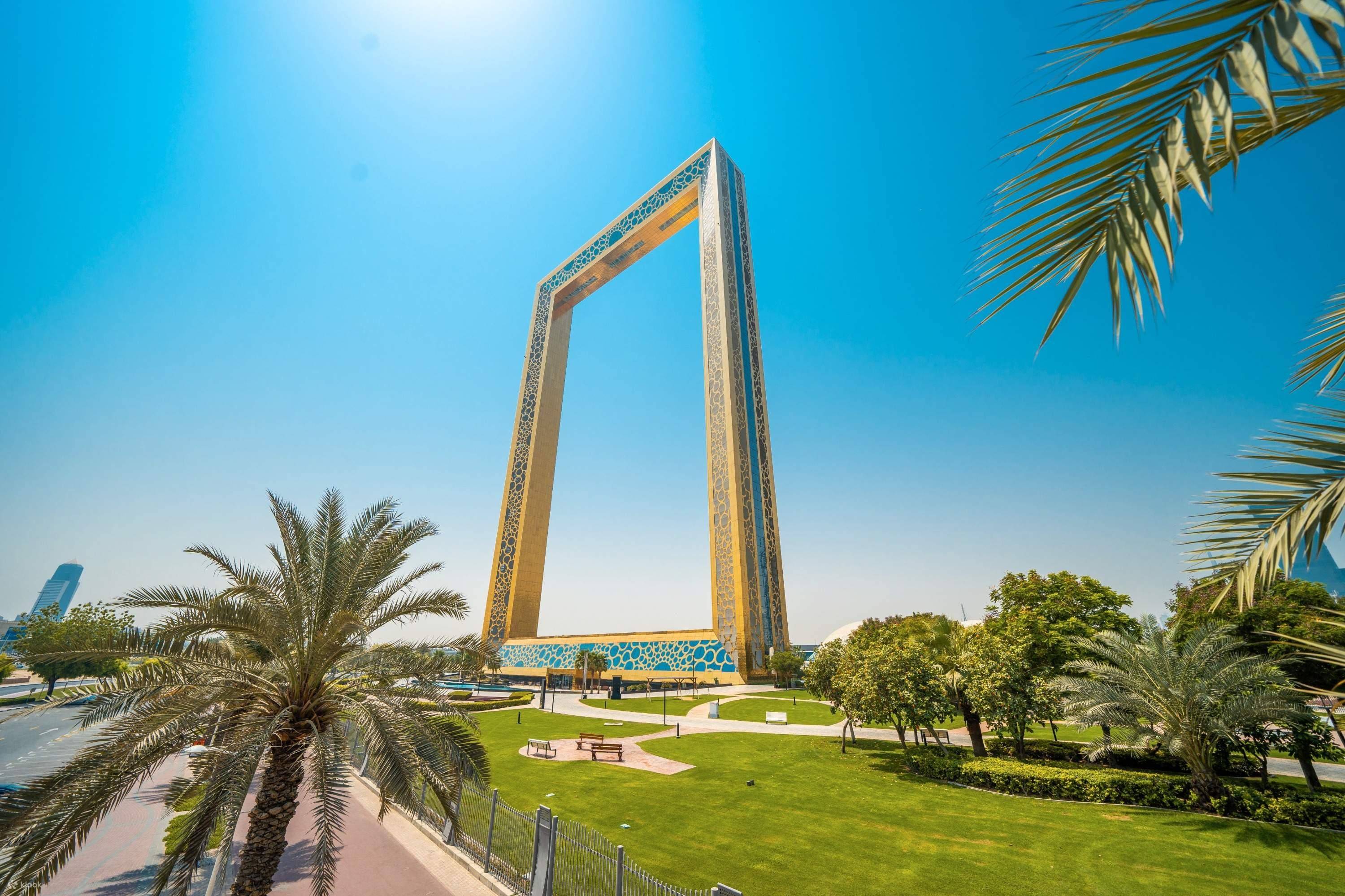 8 nights 9 days Dubai & Fujairah holiday package in 5 star hotel - cover photo