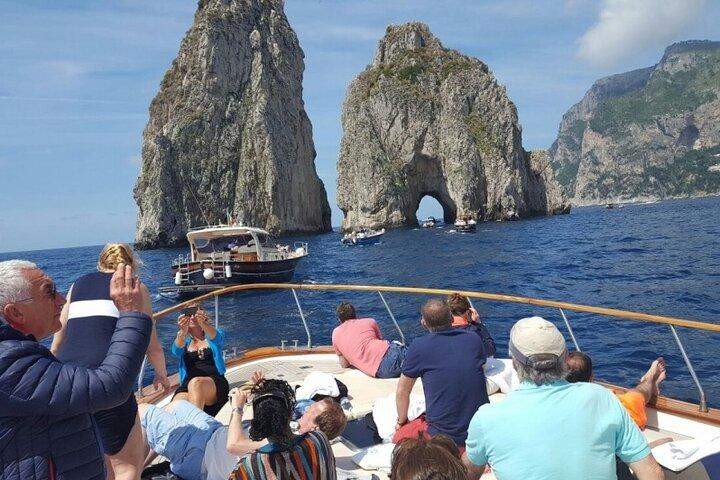 Capri Deluxe: The Complete Island Experience - photo 4