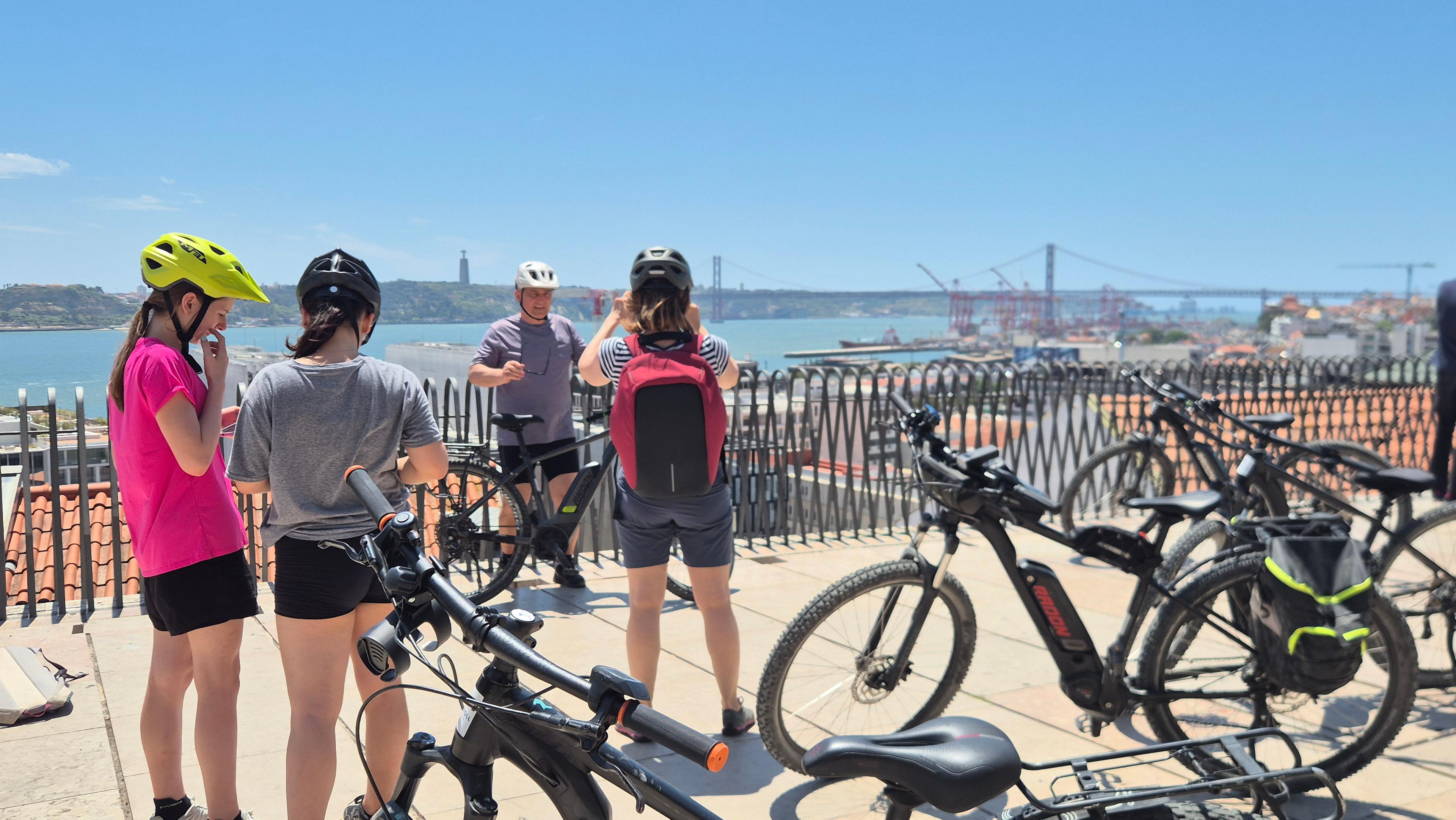 Lisbon 7 Hills E-Bike Tour - photo 2