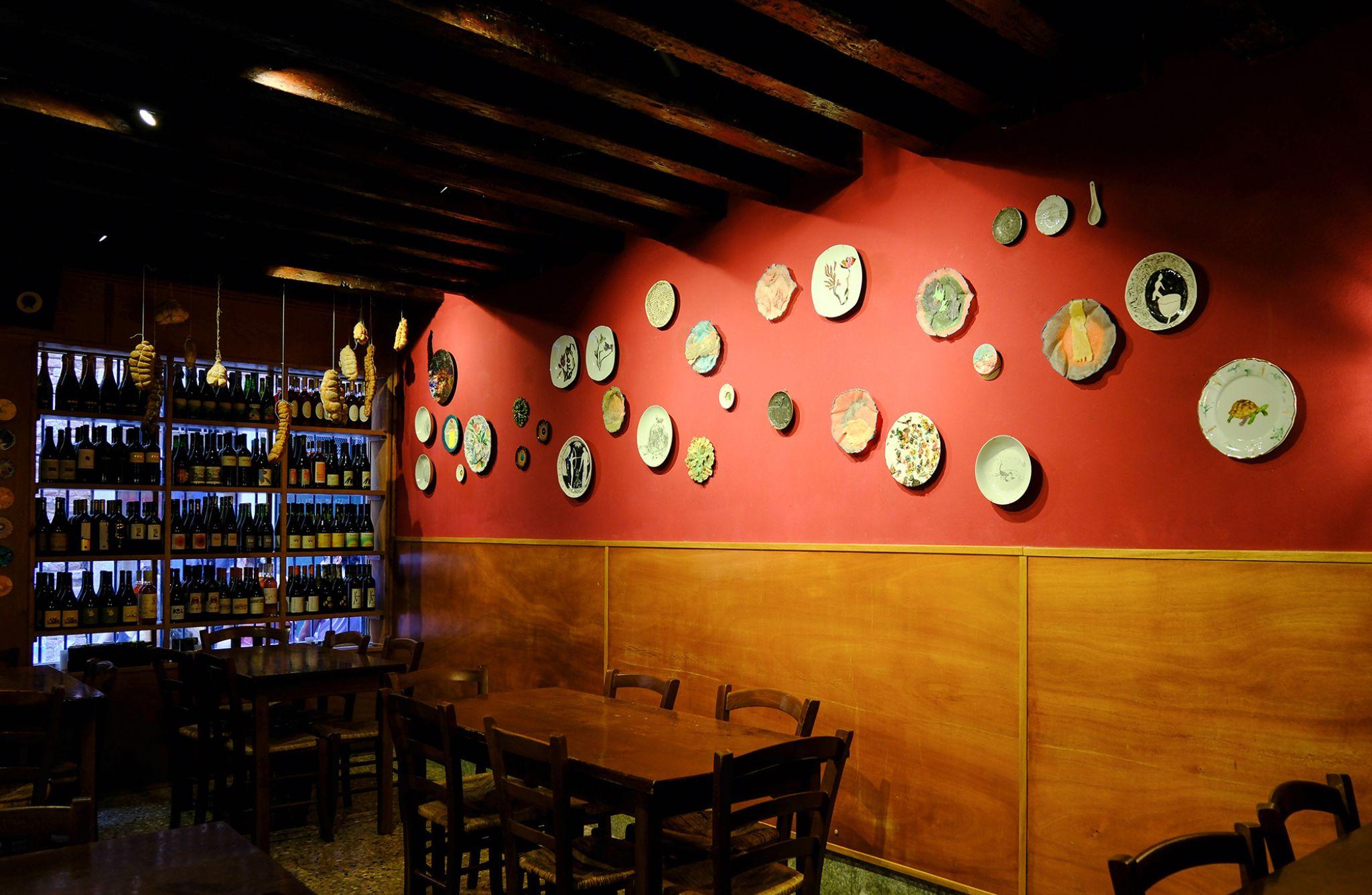 Luxury Natural Wine Tasting with Cicchetti (Tapas) in Venice - cover photo