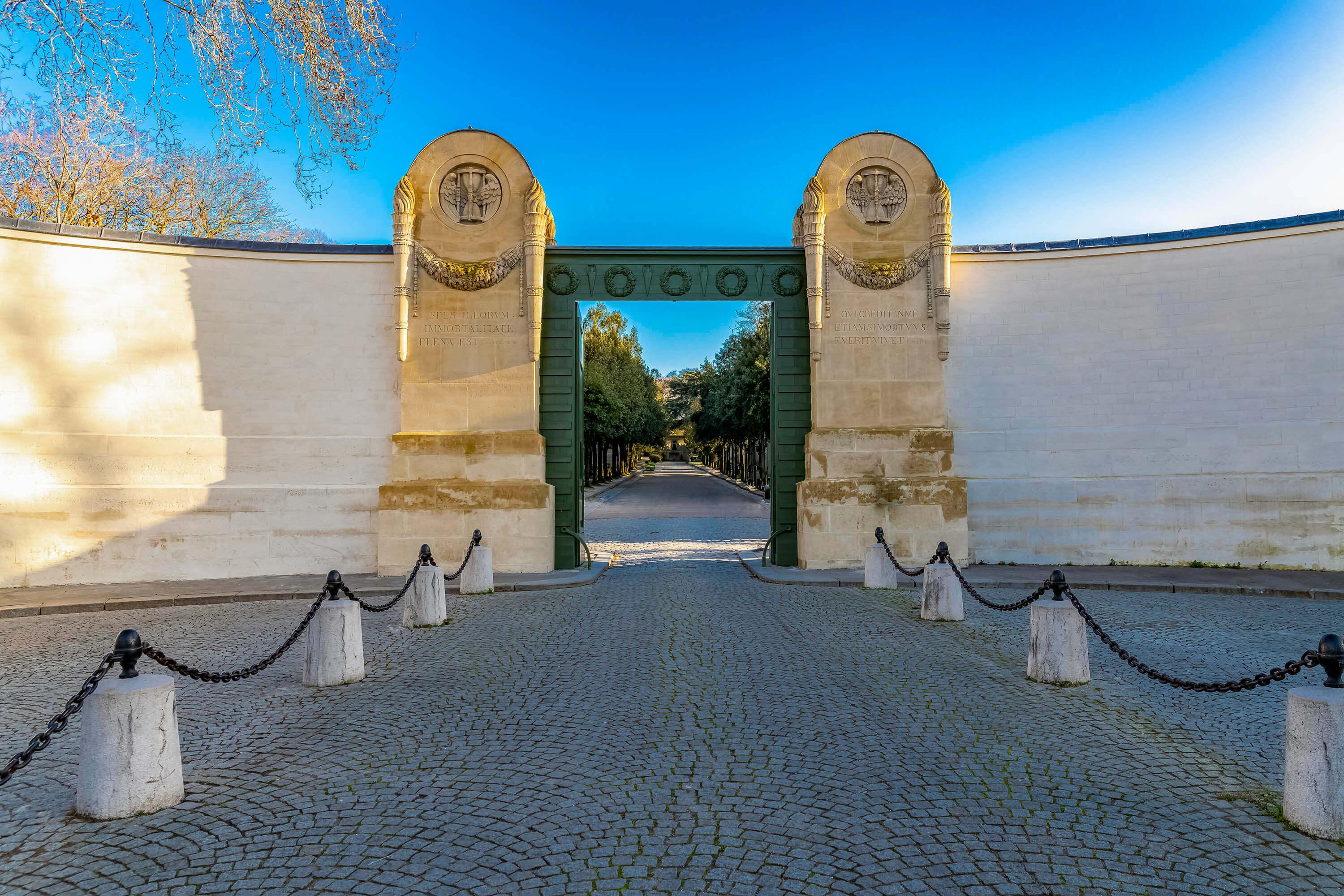 Père-Lachaise Cemetery Paris: audio tour of celebrity graves - photo 2
