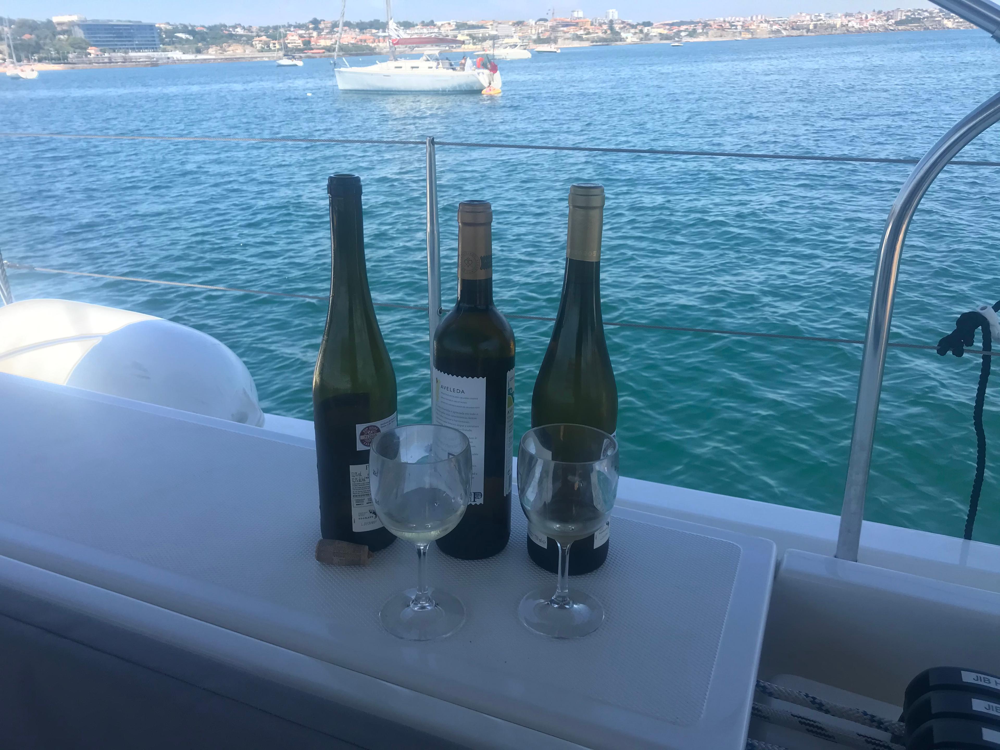 Lisbon Sail & Wine 2 hours Private Boat Tour - photo 4