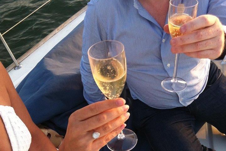Lisbon Romantic Private 2h Cruise with sparkling wine - photo 5