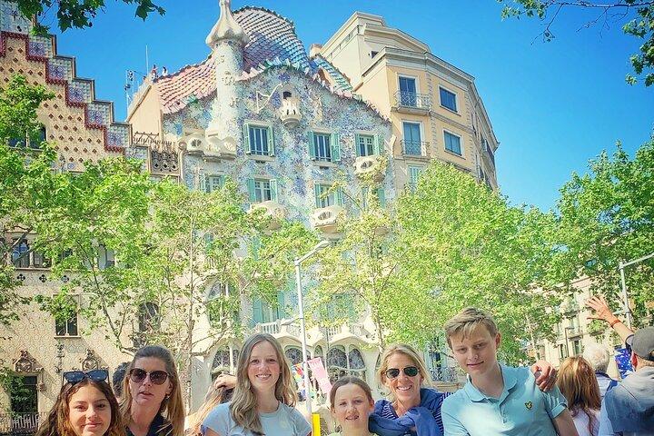 Private Tour Barcelona Highlights: Old Town + Gaudi Buildings - photo 5
