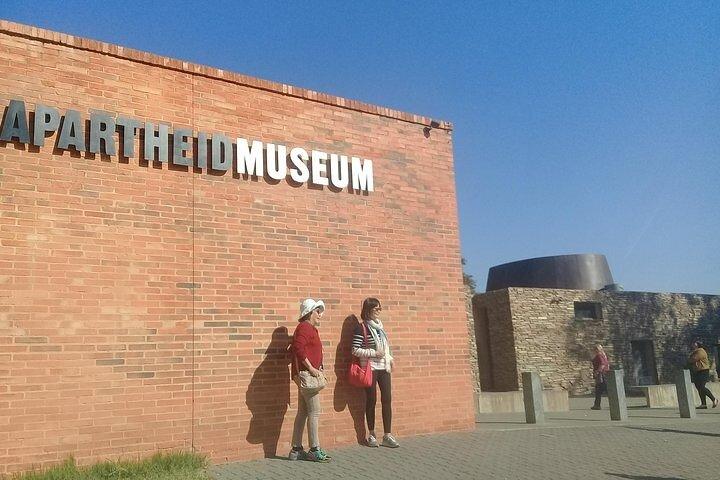 Soweto and Apartheid Museum day Tour - photo 3