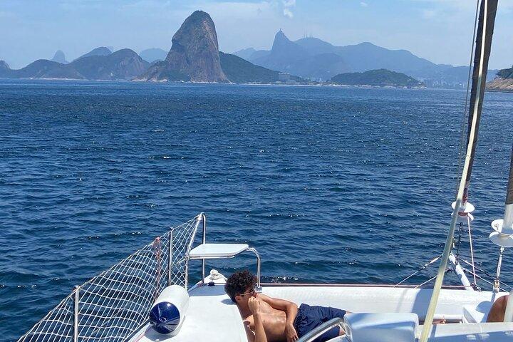Private Tour : 3 hours in Catamaran Sailboat with Open Bar - Velas do Rio - photo 3