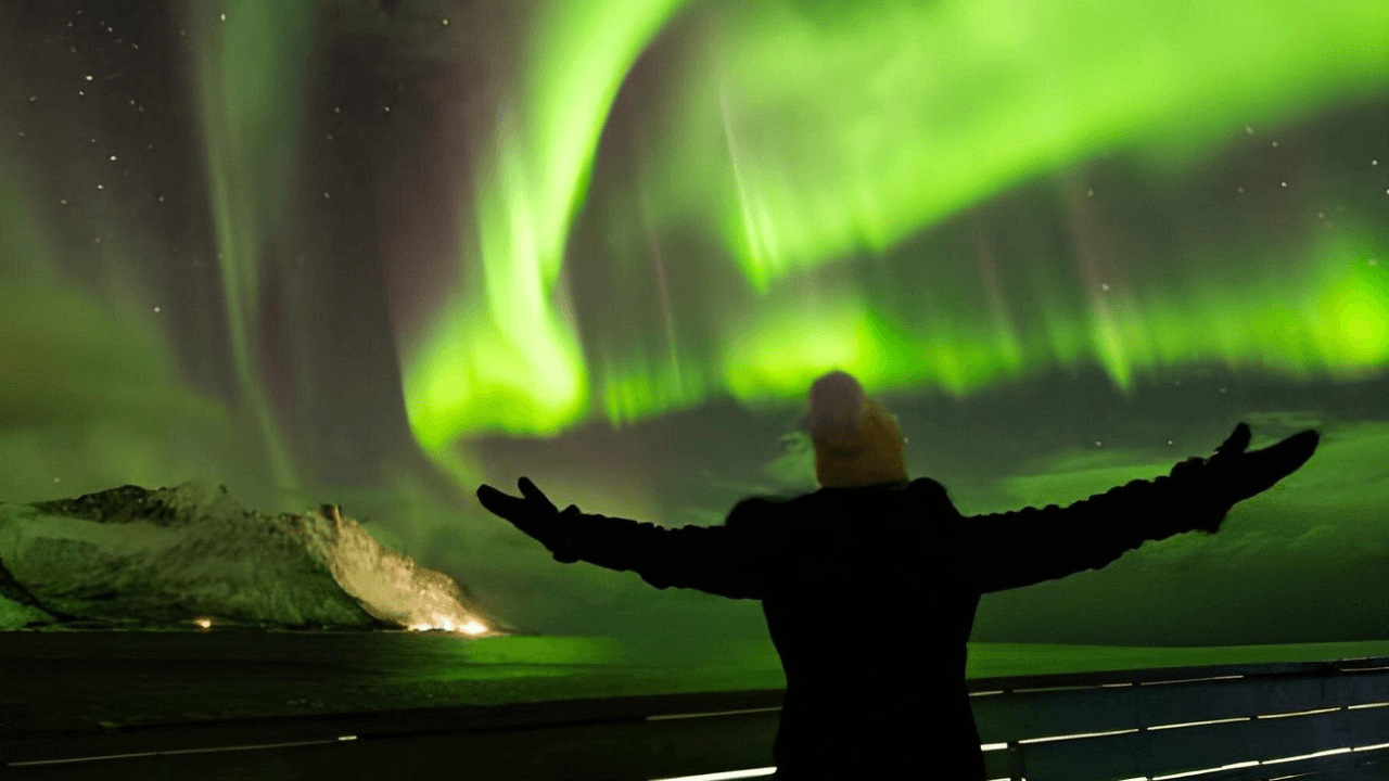 Private 4x4 Tour from Reykjavik - Northern Lights & Hot Choco - photo 3