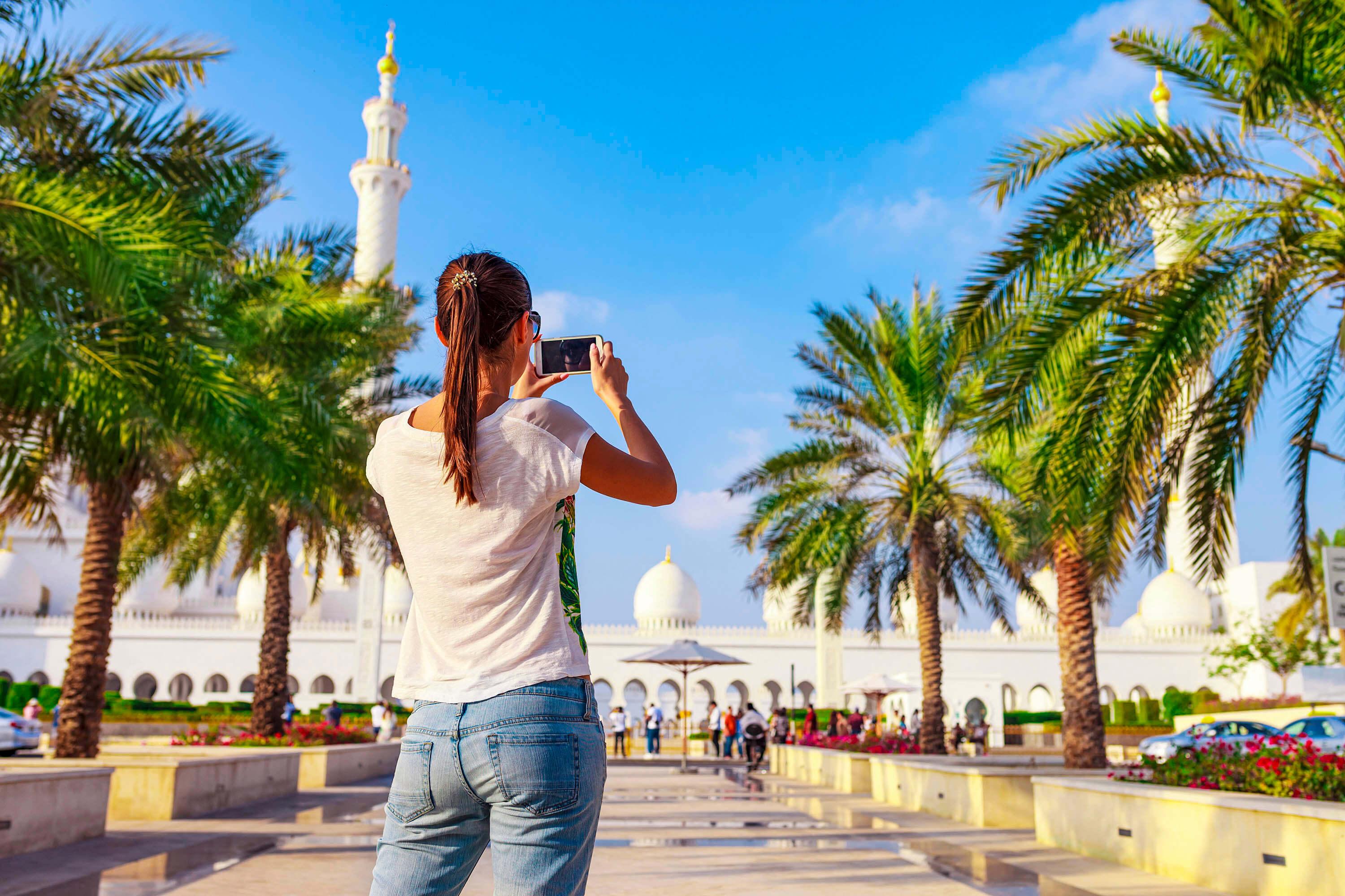 Abu Dhabi, Sheikh Zayed Grand Mosque: Self-Guided Tour - photo 2