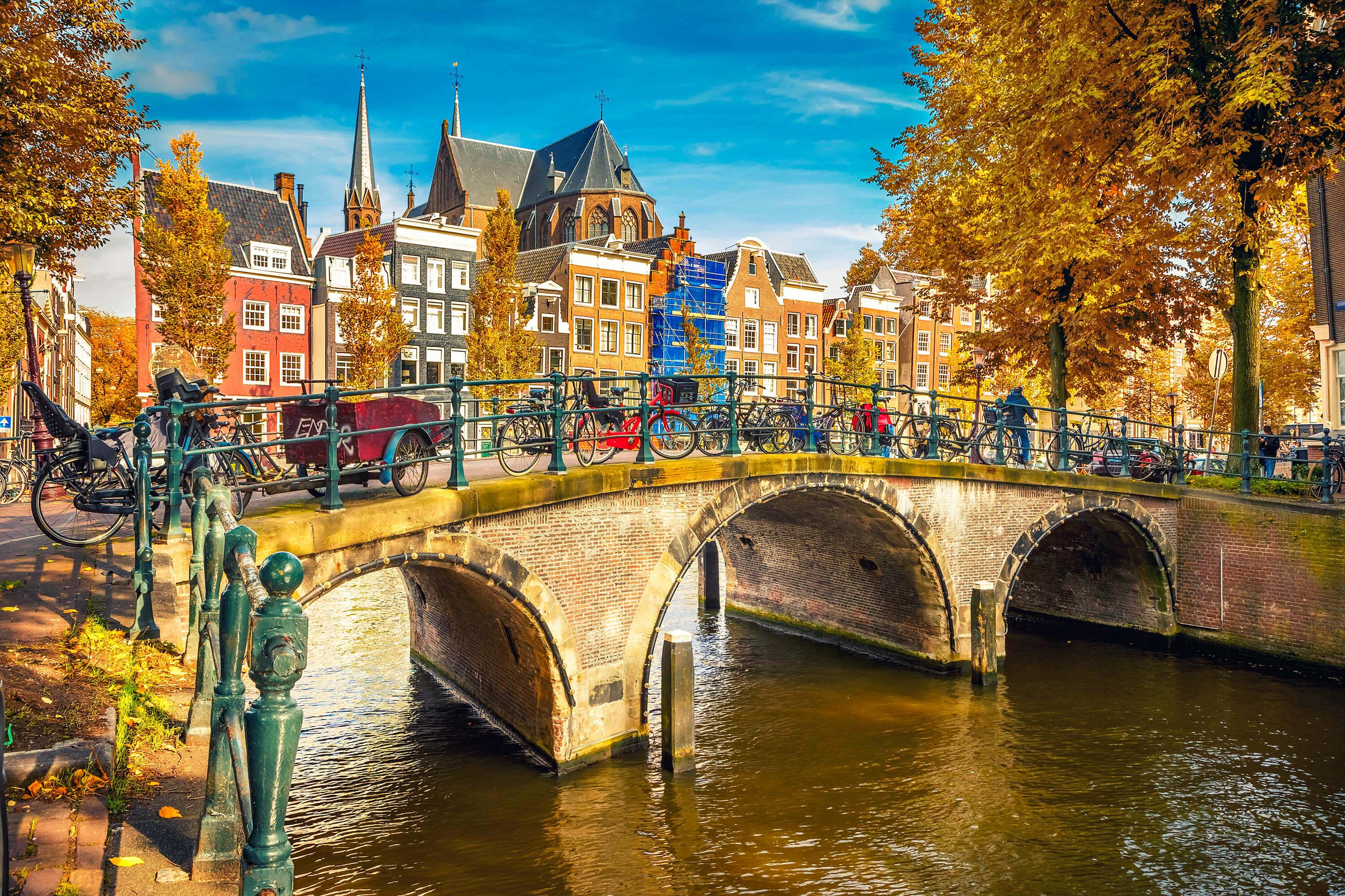 Amsterdam: Explore the Main Attractions with an Audio Guide - photo 3