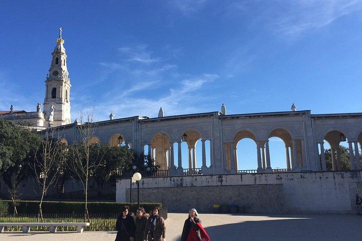 Private Full Day Tour To Fatima, Batalha, Nazaré and Óbidos - photo 2