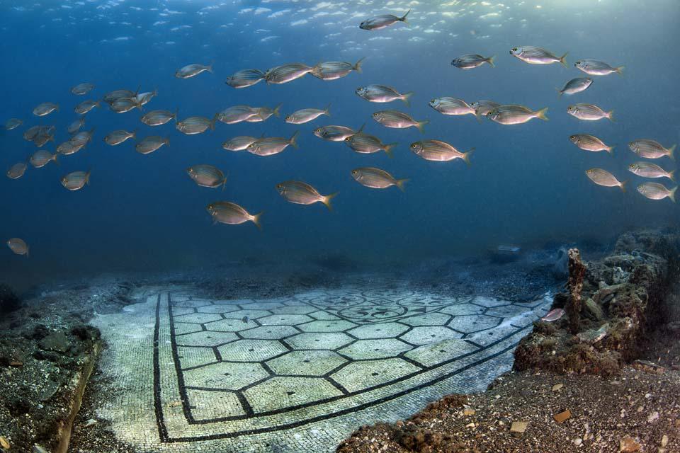 Double Dive in the Park of Baia - photo 4