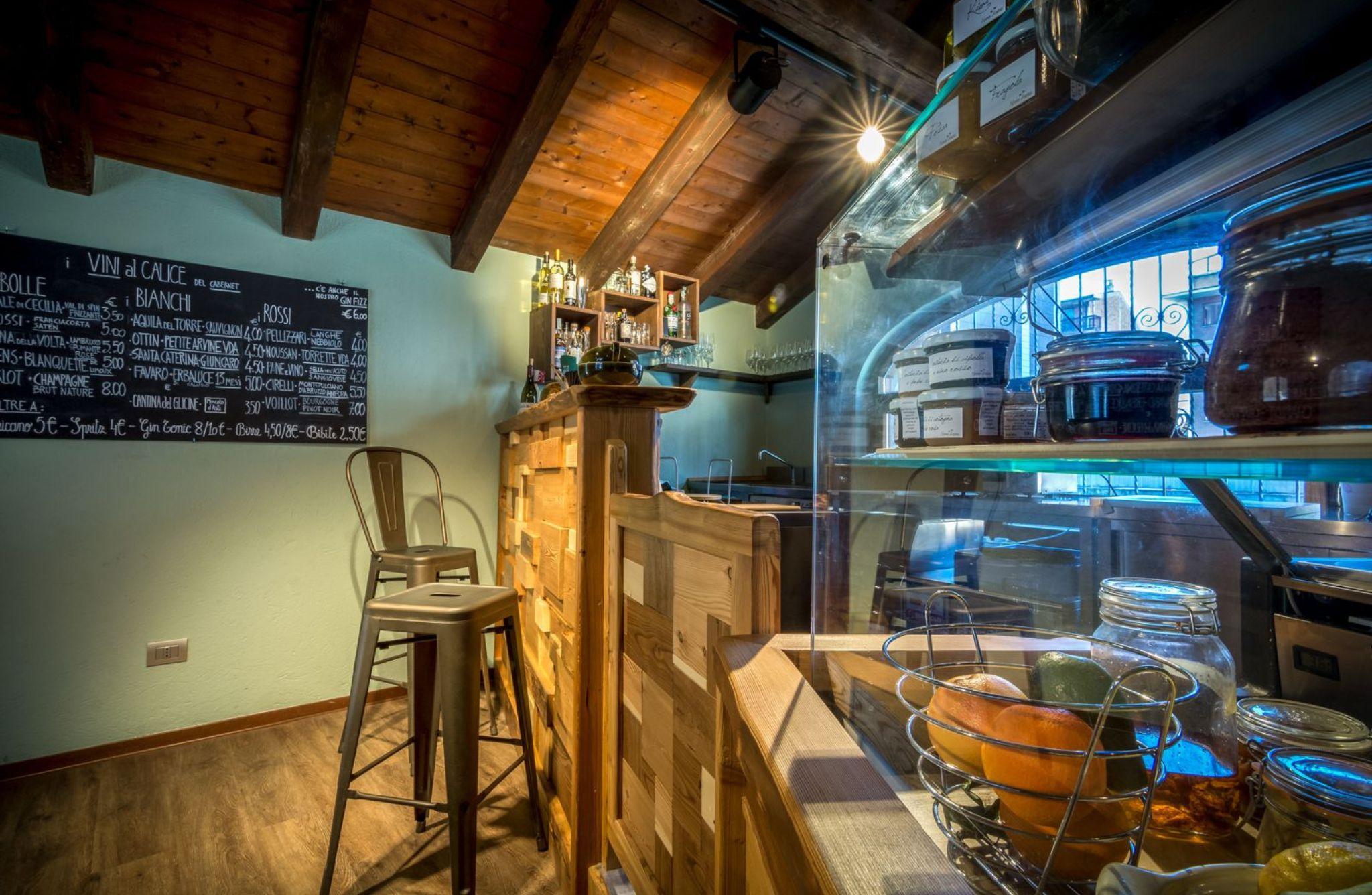 Luxury Wine Tasting with Local Food Options in Aosta - photo 2