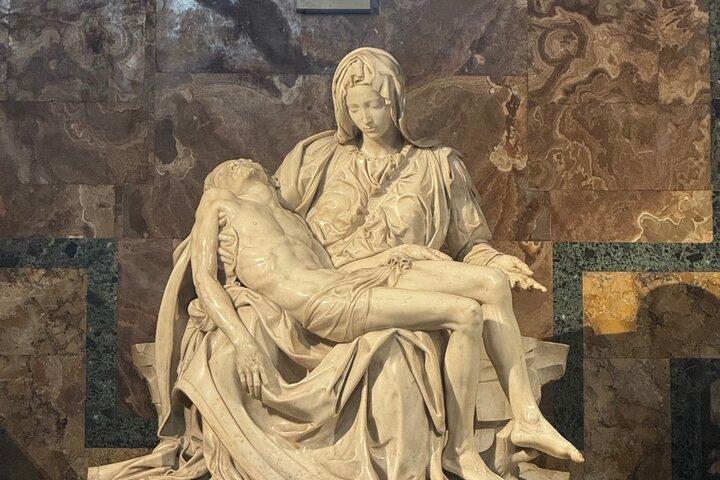 St. Peter's Basilica: Square, Dome & Papal Tombs - Skip the Line - photo 3