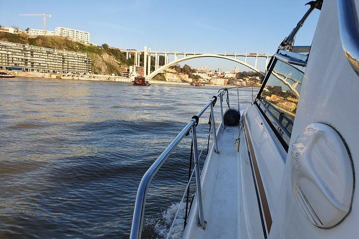 Day trip by private yacht to Curva da Lomba from Porto - cover photo