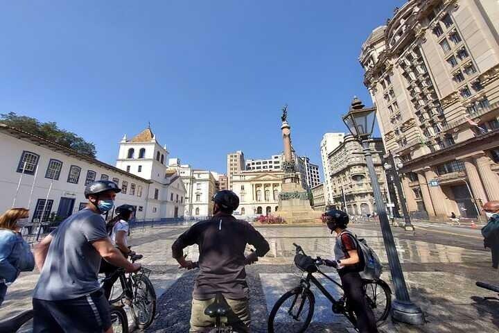 São Paulo Bike Tour: Avenida Paulista and Historic Downtown - photo 3