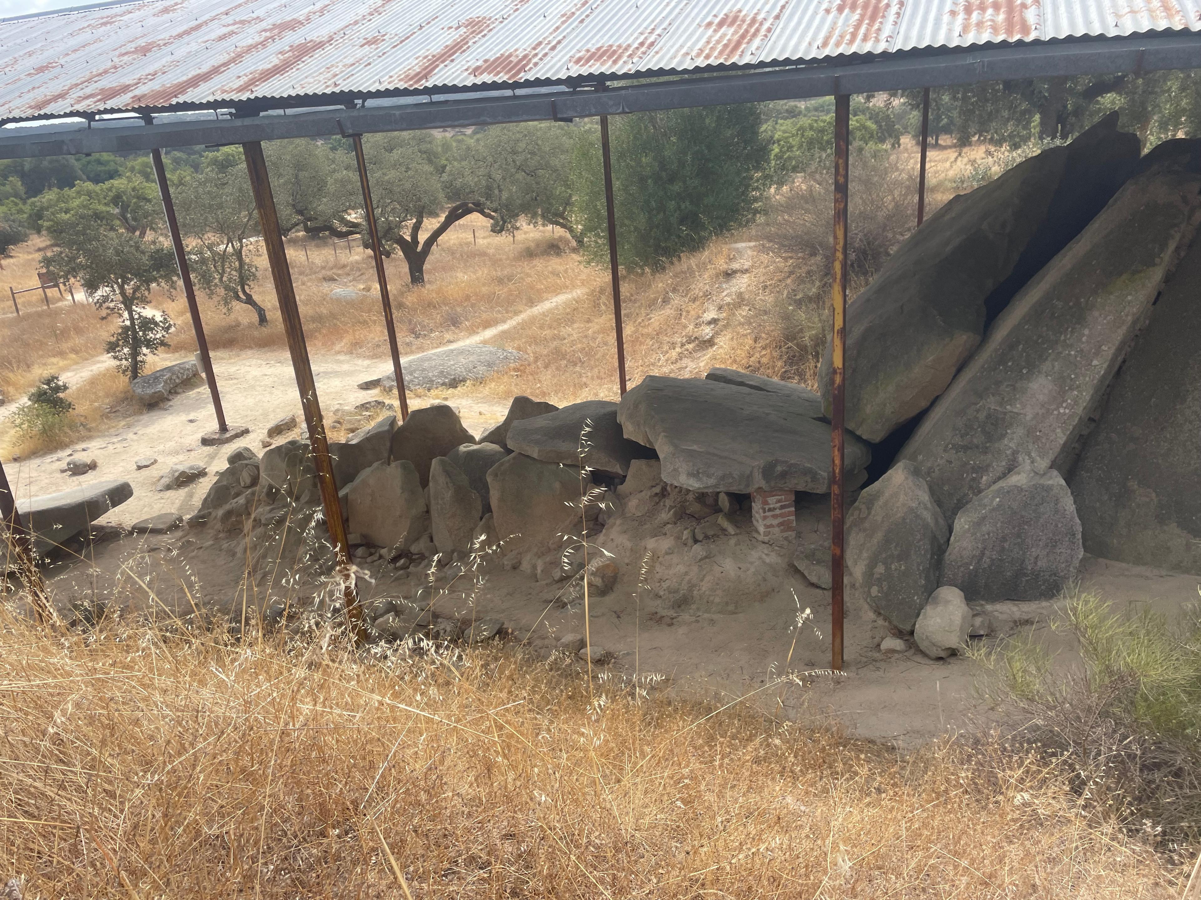 Evora: Cromlech of Almendres and Great Dolmen of Zambujeiro - photo 2
