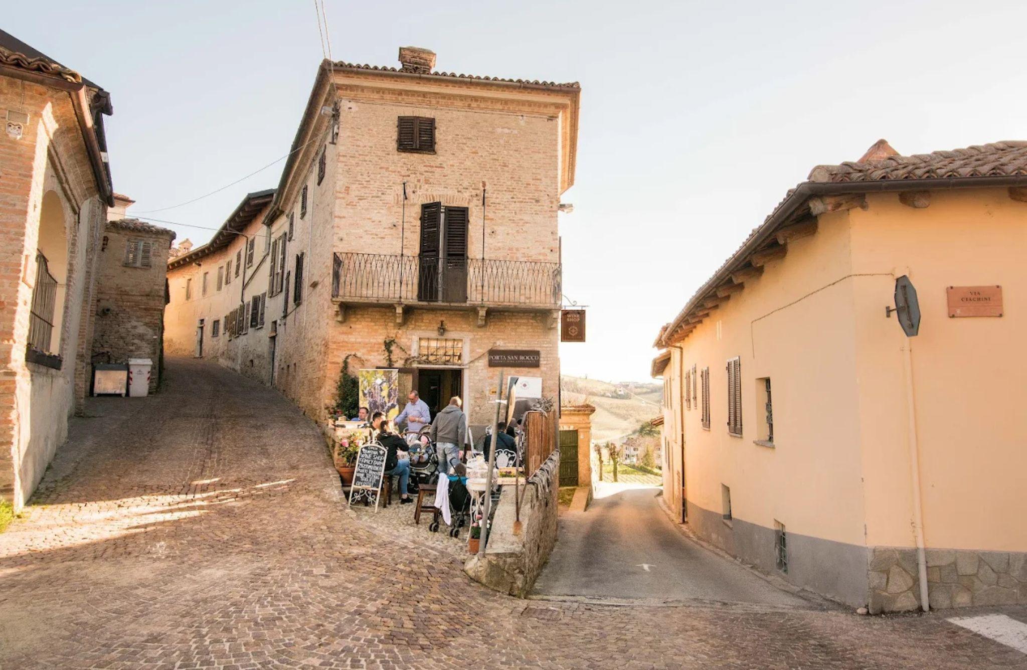 Wine Tasting with Snacks in Neive, the heart of Langhe - photo 2
