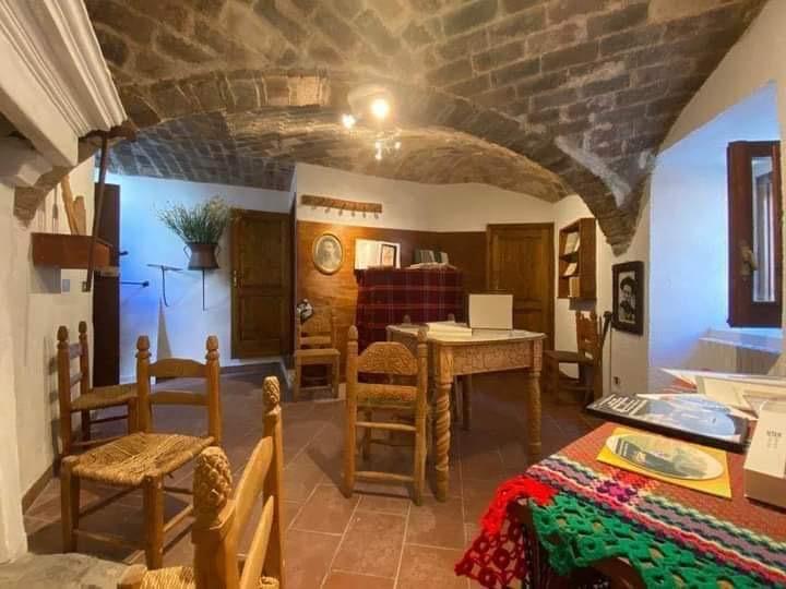 Exploring Castel Del Monte: Guided Village Tour and Traditional Yarn Workshop - photo 5