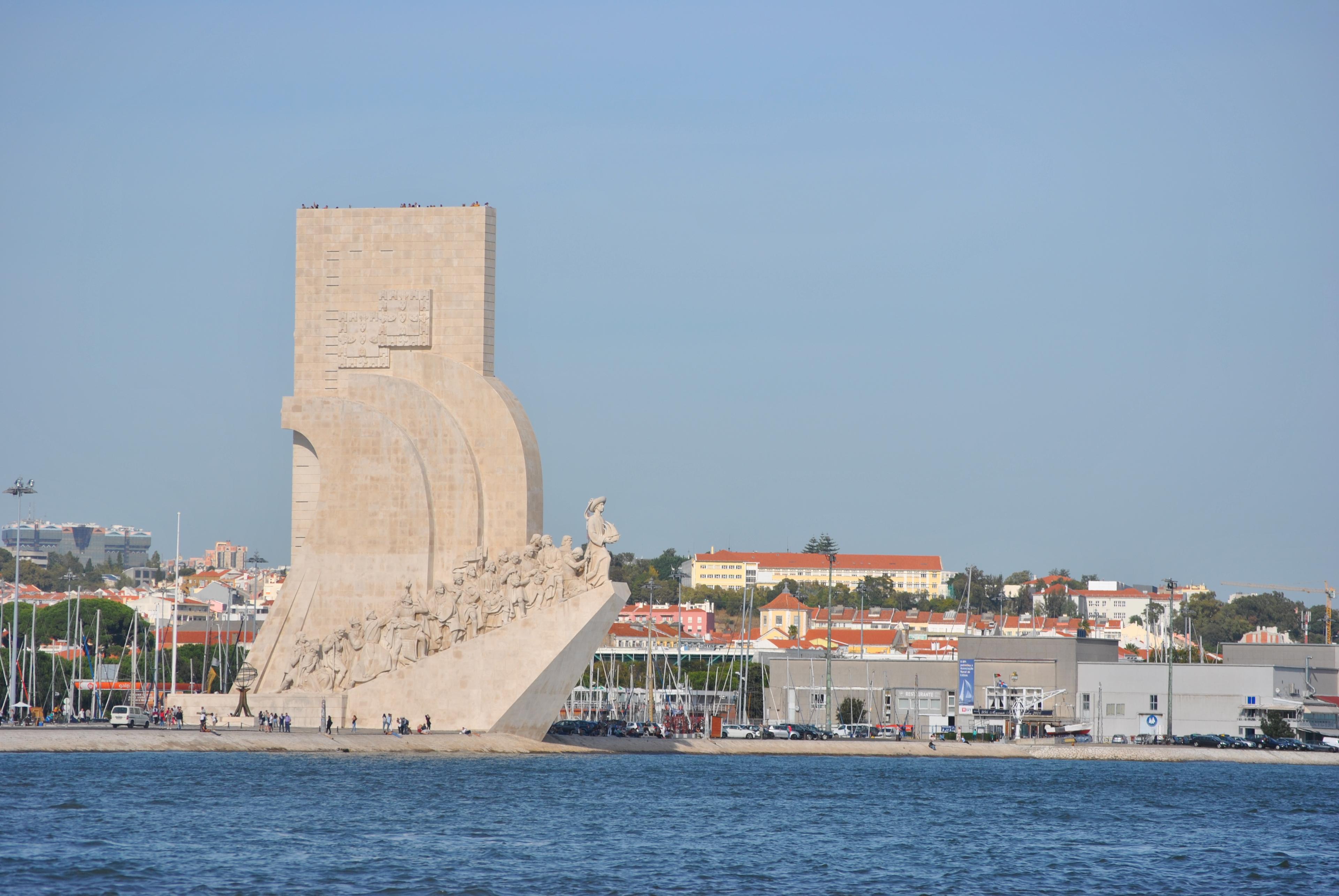 Lisbon Romantic Private 2h Cruise with sparkling wine - photo 2