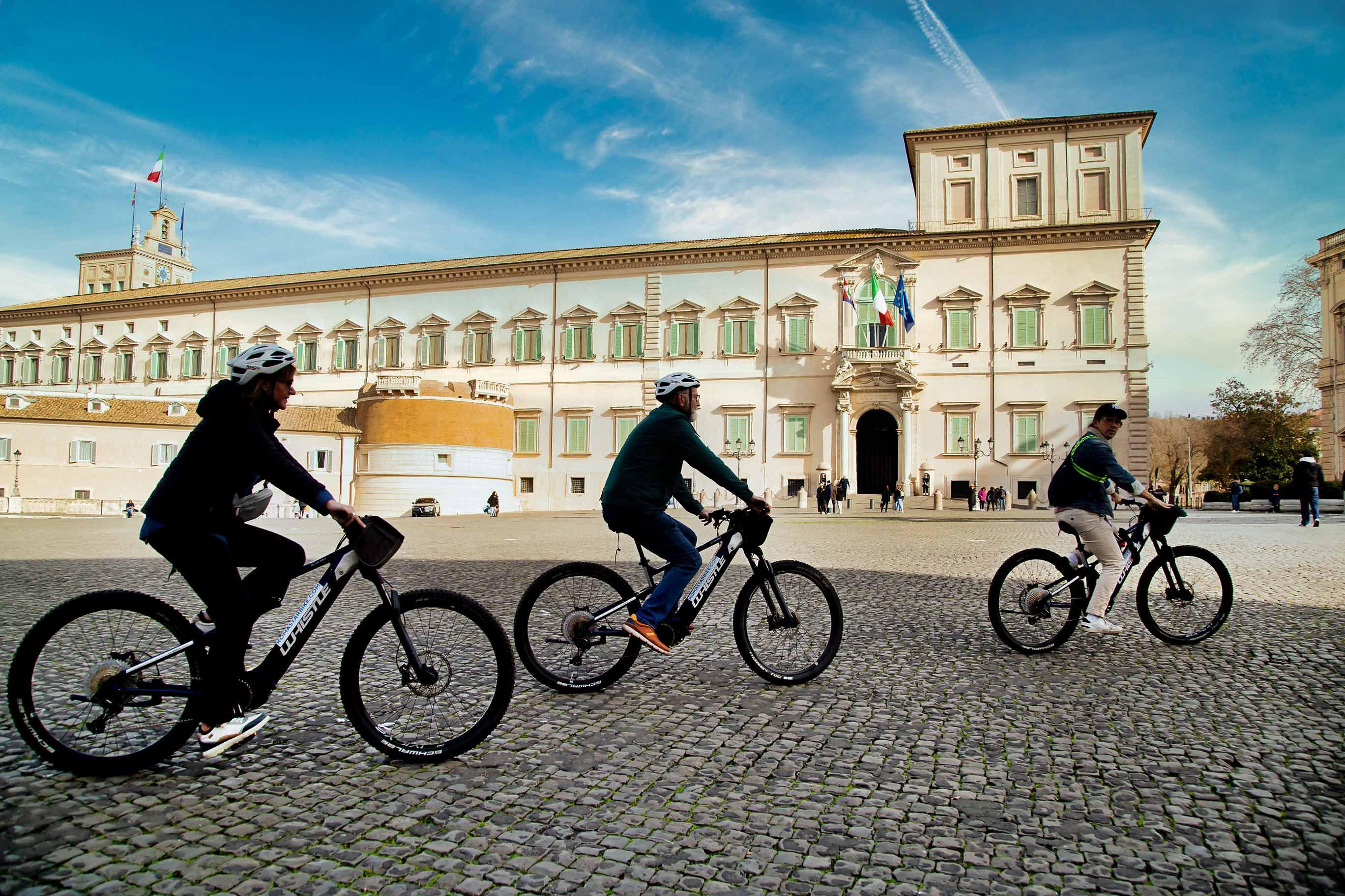 HALF-DAY WOW: Rome Highlights Bike Tour, Lunch & Colosseum Entrance - photo 4
