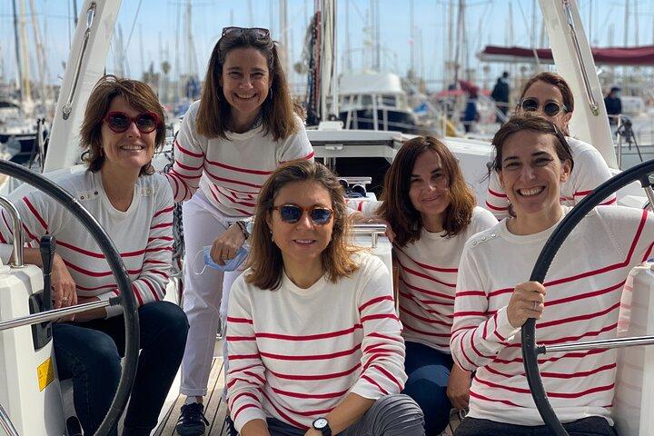 2-Hour Sailing Tour in Barcelona with Open Bar & Snacks - photo 5