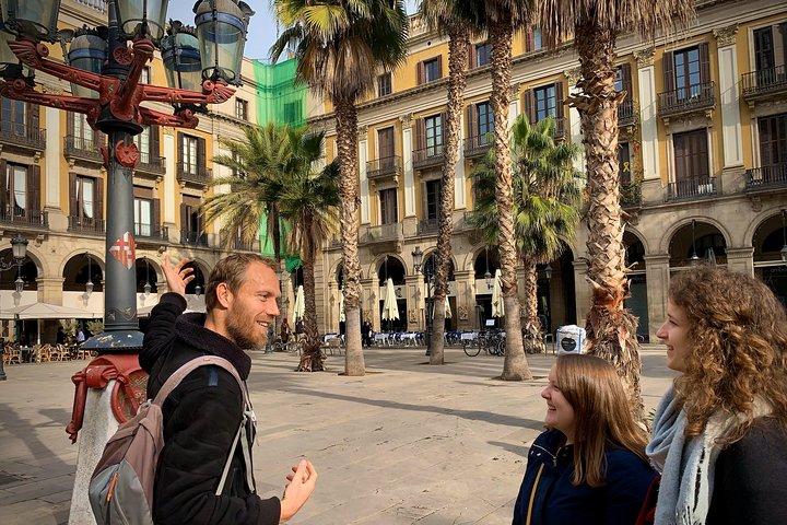 Ramblas, Old Town, Gothic and Gaudi Architecture Walking Tour - photo 5