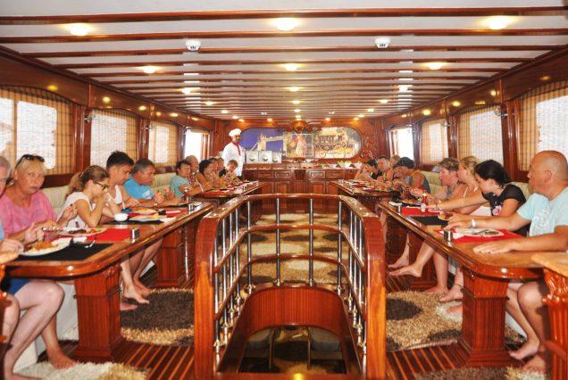 Elite VIP Cruise with BBQ buffet lunch Hurghada - photo 4
