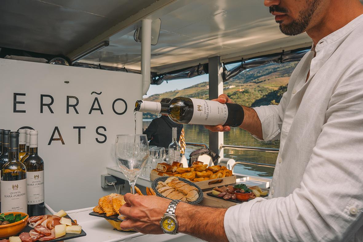 Douro Sunset Experience - Panoramic Tour in the Douro Valley with Music and Open Wine Bar - photo 3