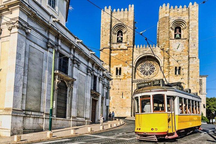 Lisbon City Private Tour With Hotel Pickup - photo 2