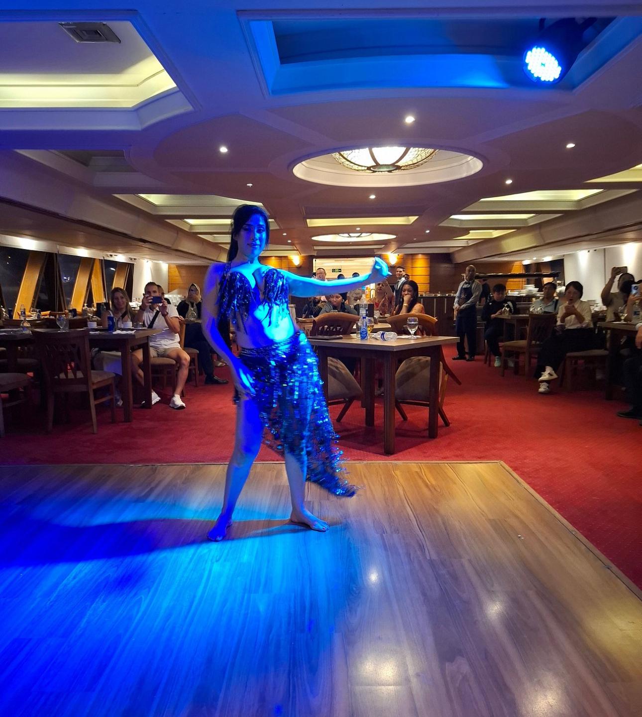 Cairo Luxury Nile Dinner Cruise,Open Buffet,Belly Dance show - photo 4