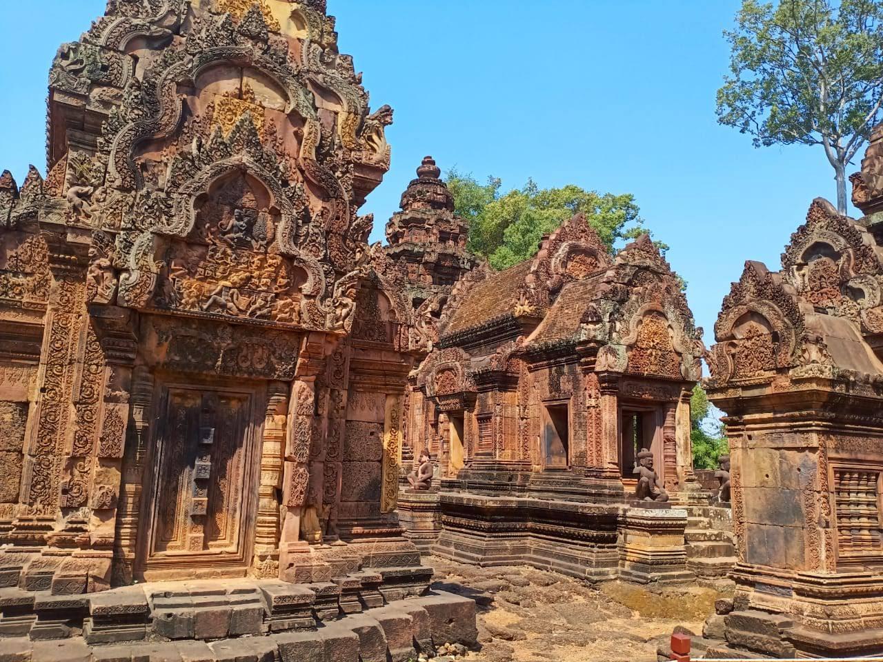 Private Tour: Kbal Spean, Banteay Srei & Banteay Samre - photo 5
