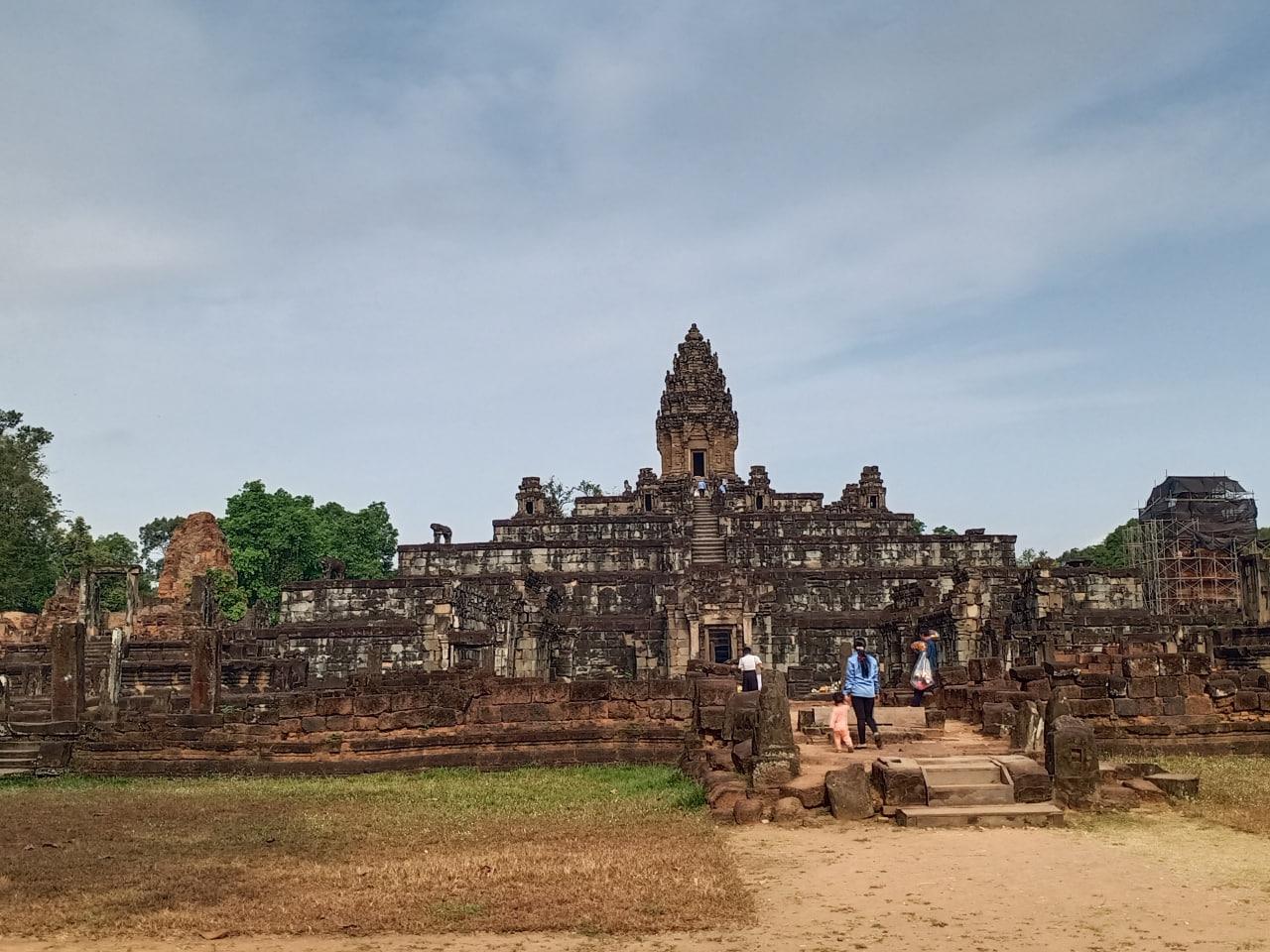 Private Tour: Banteay Srei, Beng Mealea & Roluos Group - photo 4