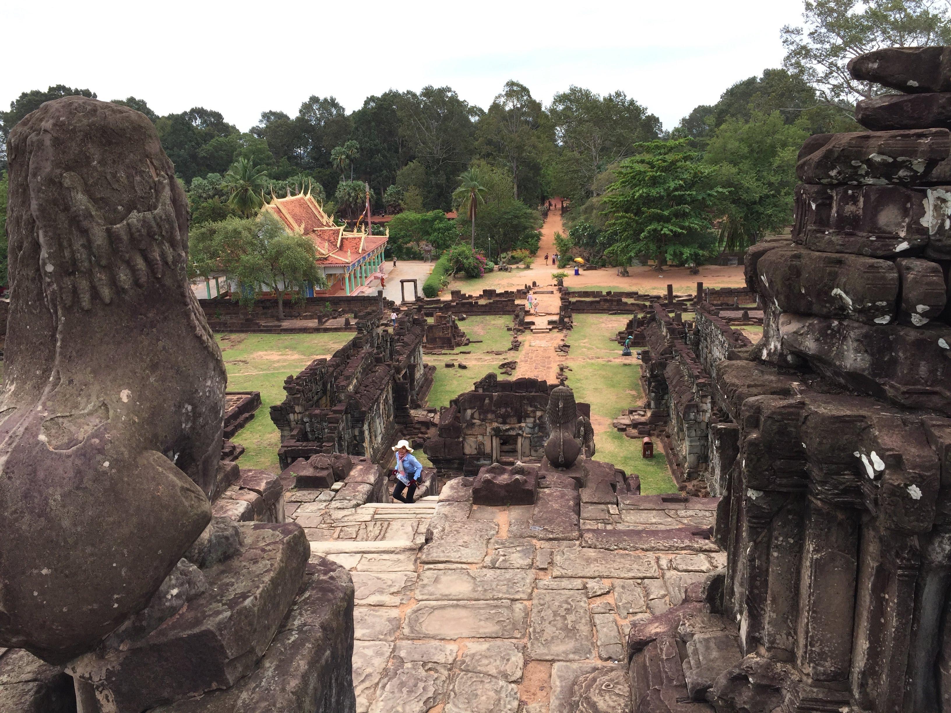 Private Day Tour: Banteay Srei, Roluos Temples & Tonle Sap - photo 3
