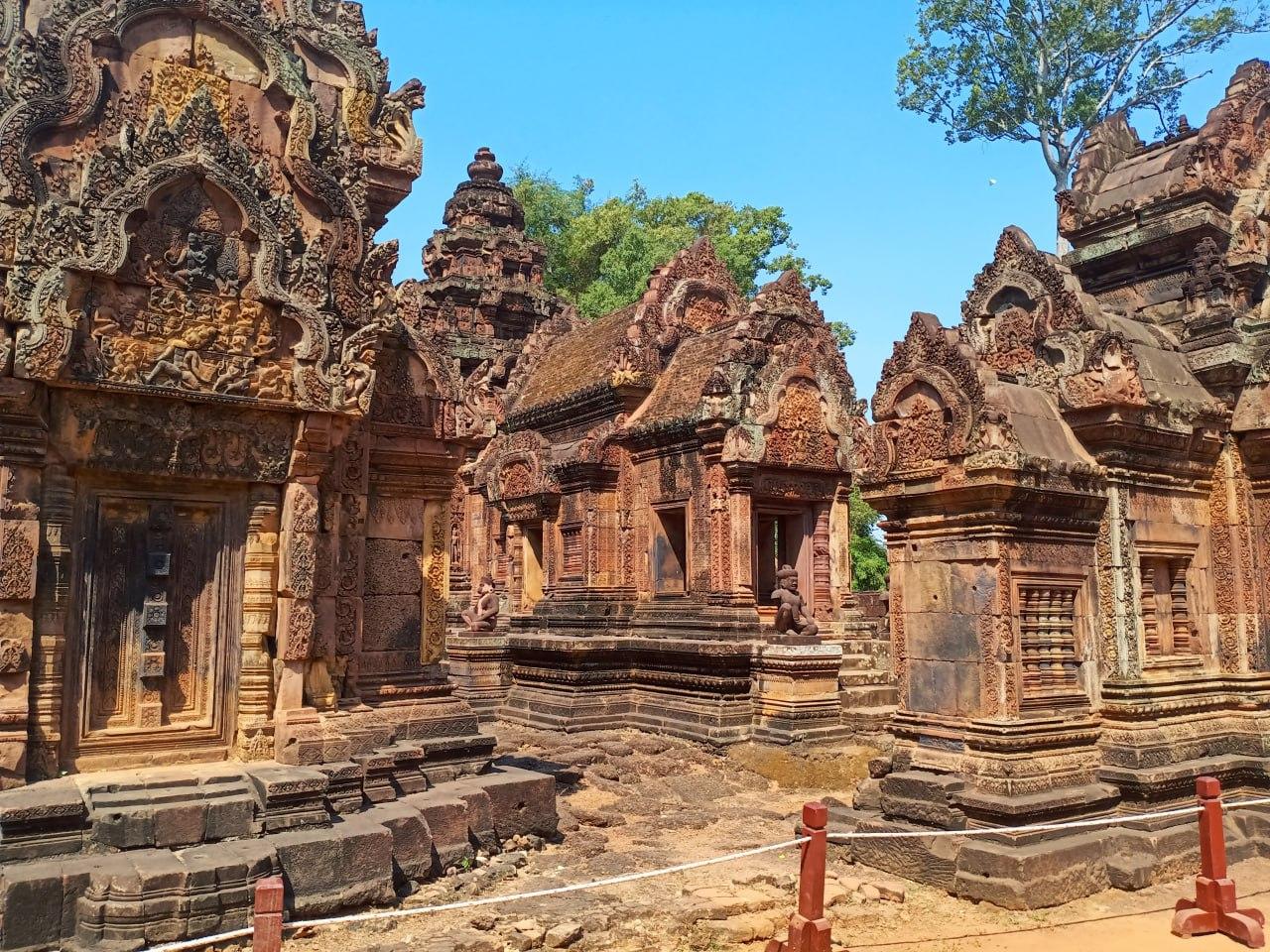 Private Day Tour: Banteay Srei, Roluos Temples & Tonle Sap - photo 5