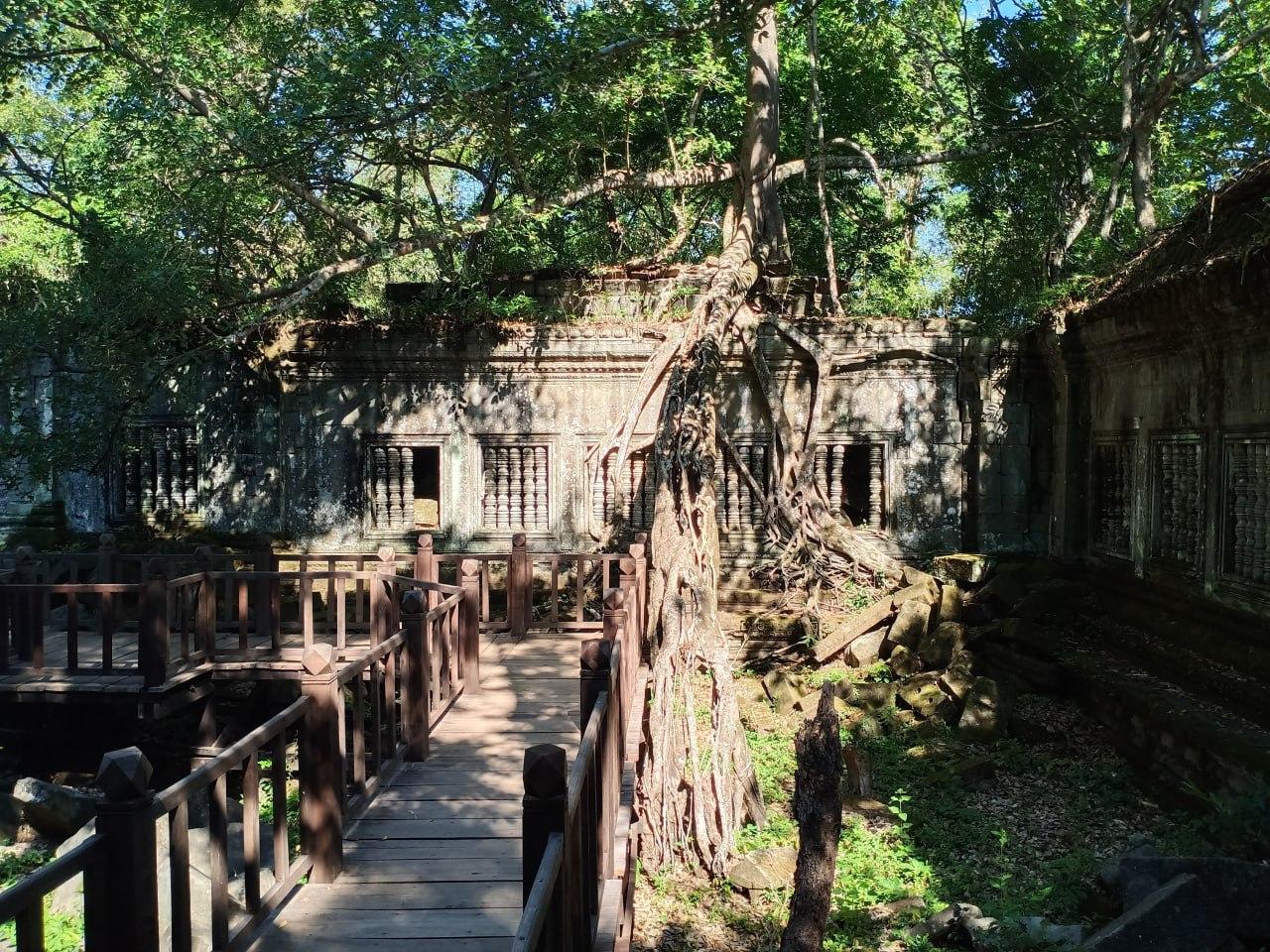 Private Siem Reap Tour: Beng Mealea Temple & Tonle Sap Lake - photo 3