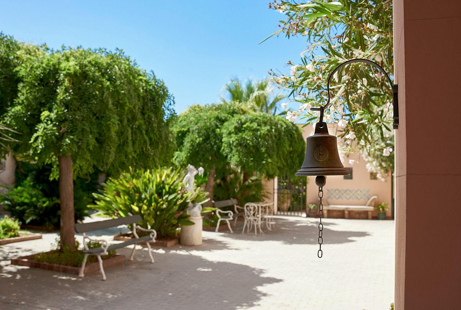 Sicilian Oil, Wine and Family Traditions - photo 4